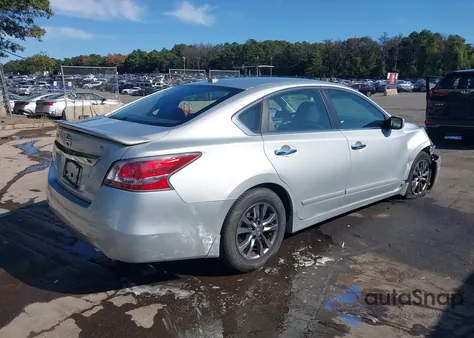 2015 Nissan Altima 2.5 S z USA, uszkodzony, nr VIN 1N4AL3AP5FN398526